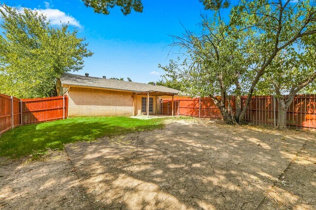 Building Photo - 3BR/2.0BA Single Family - Carrollton