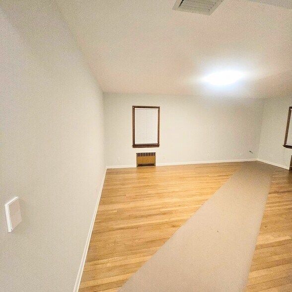 HARDWOOD FLOORS - 109 Rockwell St