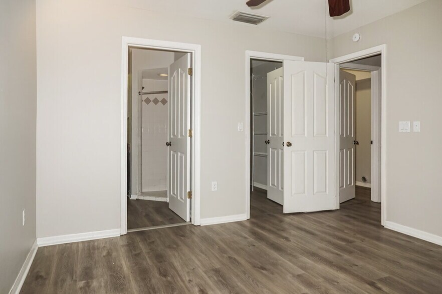 Building Photo - 5146 Old Ashwood Dr