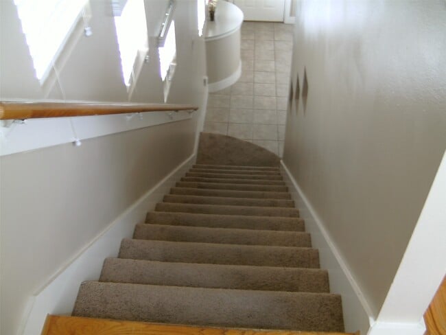 Building Photo - 5941 S Loop E