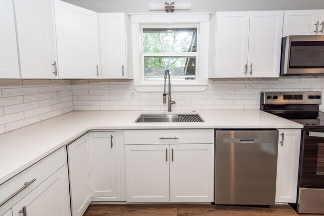 Building Photo - 3 Bedroom, 1 Bathroom Home in Willowbrook - Goose Creek