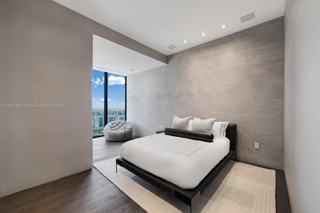 Building Photo - 17141 Collins Ave