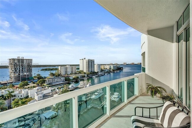 Building Photo - 7910 Harbor Island Dr