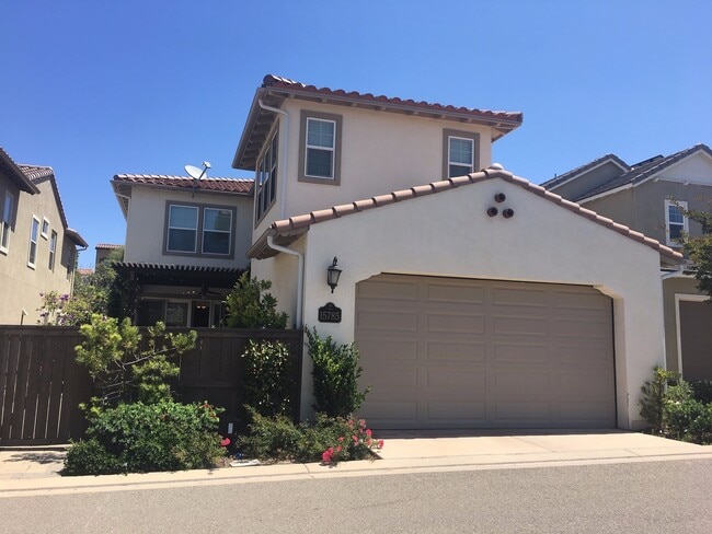 Building Photo - Move in Ready Home in the Beautiful Del Sur Community