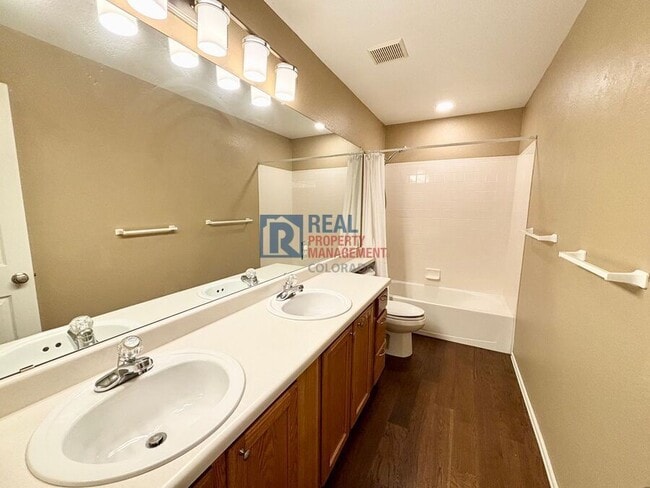 Building Photo - 1031 Surlyn Ct