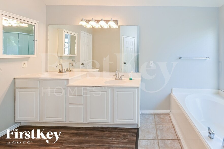 Building Photo - 3302 Thorpeshire Ct