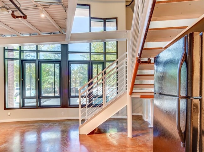 Building Photo - 415 St Pauls Blvd