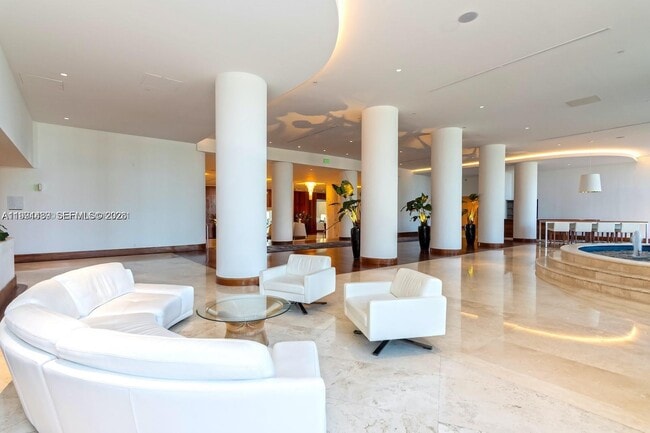 Building Photo - 5151 Collins Ave