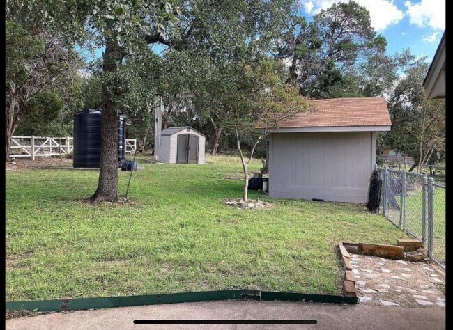 Building Photo - 2.35-acre farmhouse in the heart of Cedar Park available for rent!