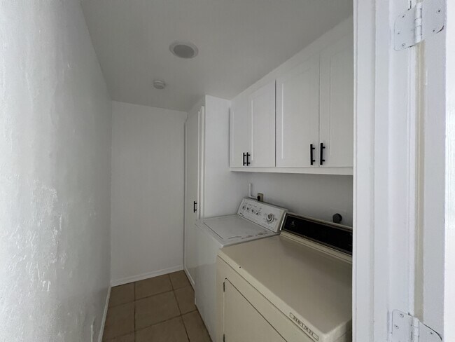 Building Photo - 2517 28th St