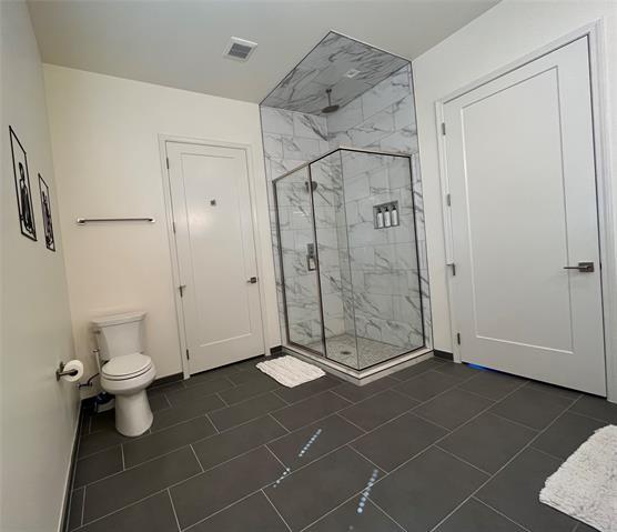 Building Photo - 1901 S Harwood St