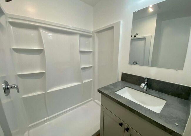 Building Photo - Beautifully Updated UTC Home with 2 Master Suites!