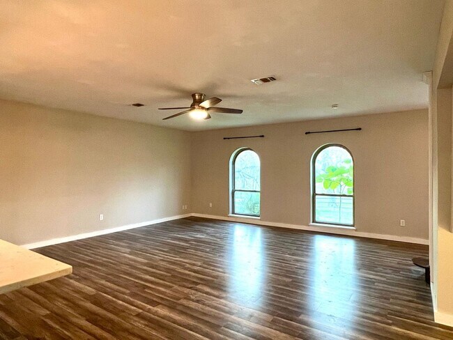 Building Photo - 289 Deer Slayer Dr