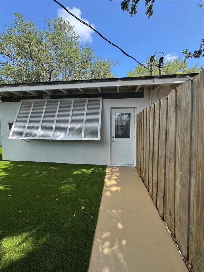 Building Photo - 11780 SW 81st Rd