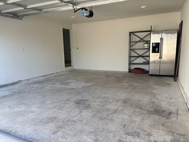 Building Photo - 11248 Lull St