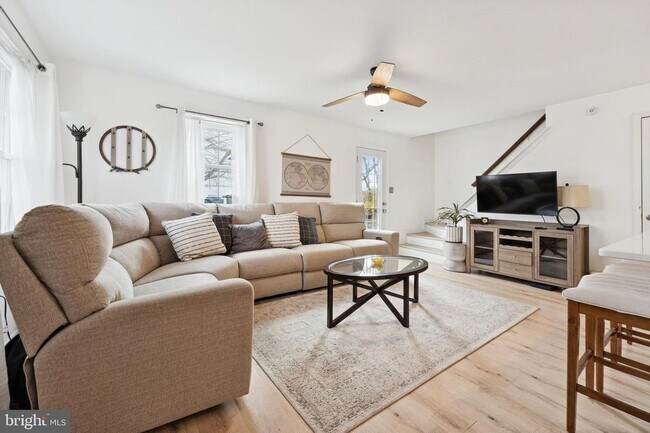 Building Photo - 422 Wendover Dr