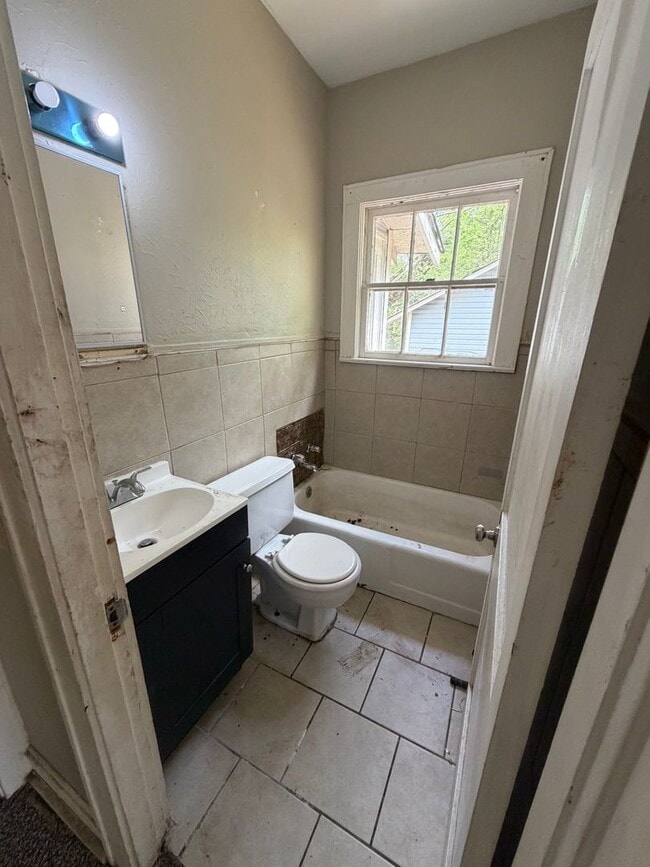 Building Photo - 6111 Lexington-