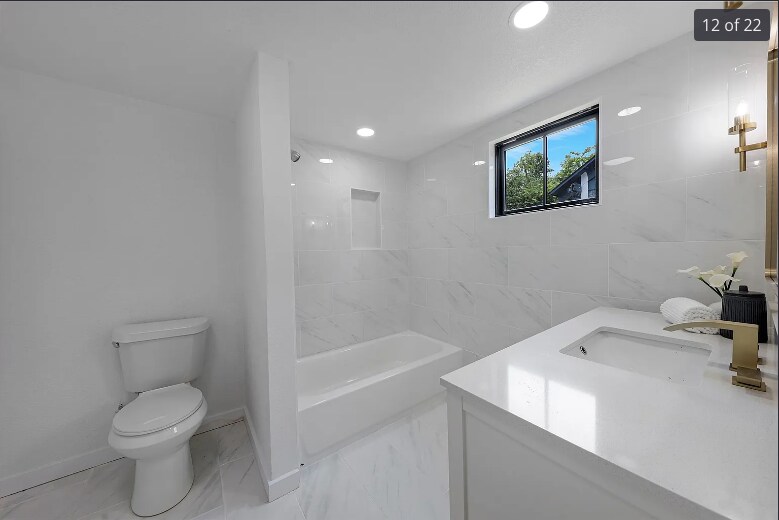 Building Photo - 10913 Joaquin Dr