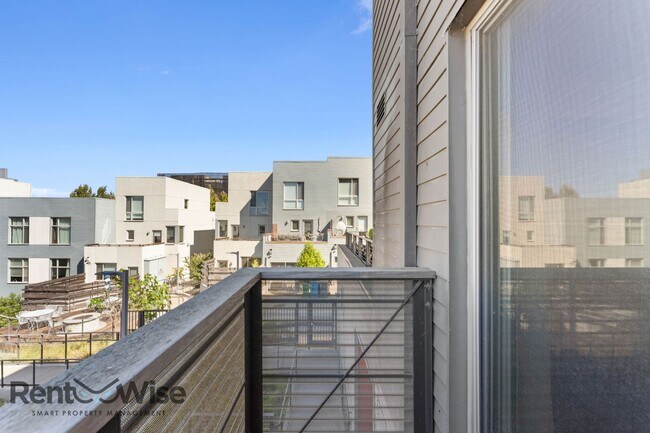 Building Photo - 50 Jerrold Ave