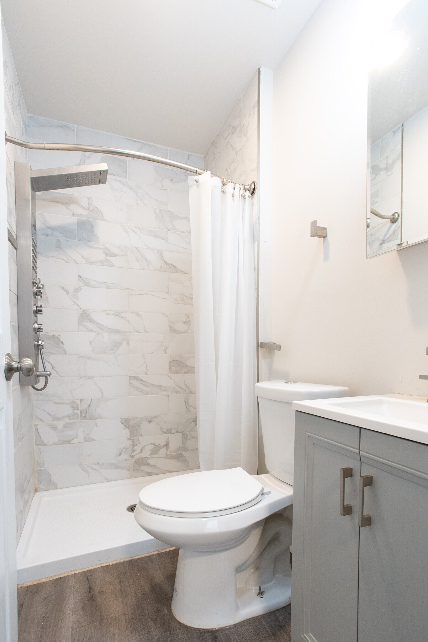 Building Photo - 951 E Locust Ave