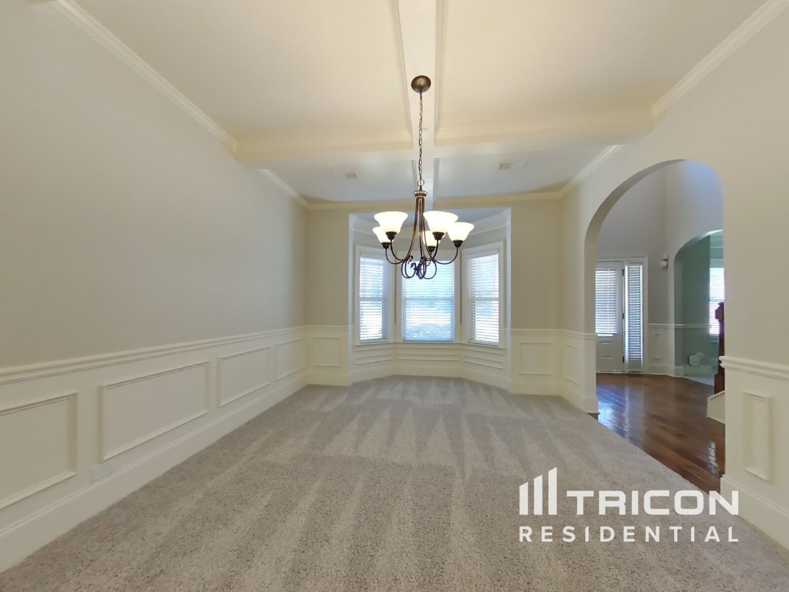Building Photo - 4627 Town Manor Dr