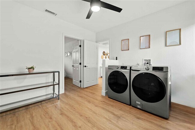 Building Photo - 4351 E Calle De Carlos
