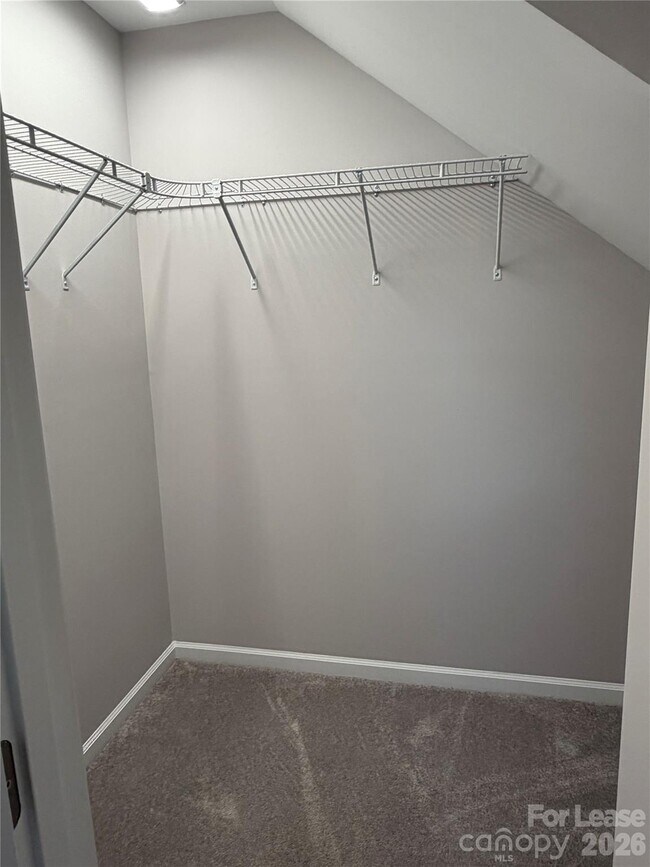 Building Photo - 408 S Elm St