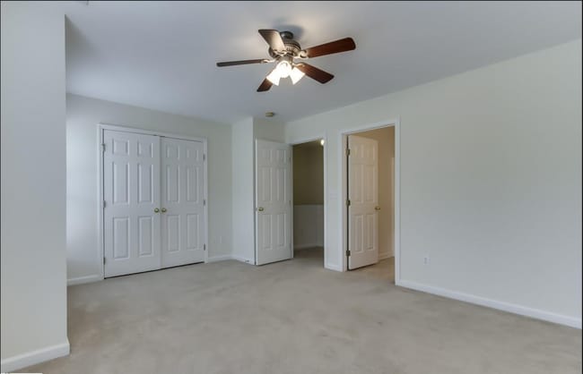 Building Photo - 259 Hadley Commons Dr