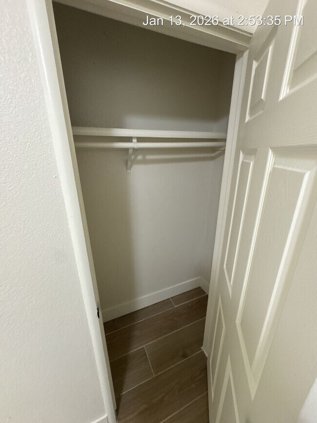 Building Photo - Charming Home Available Now!!