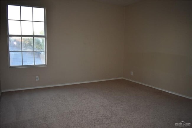 Building Photo - 12 Nightshade Ave