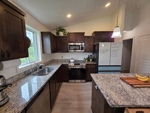 Building Photo - 947 Breckenridge Ln