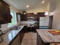 Building Photo - 947 Breckenridge Ln