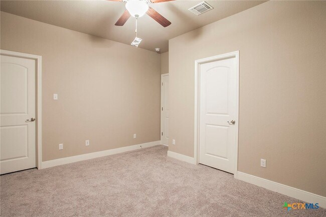 Building Photo - 549 Wills Pt Wy