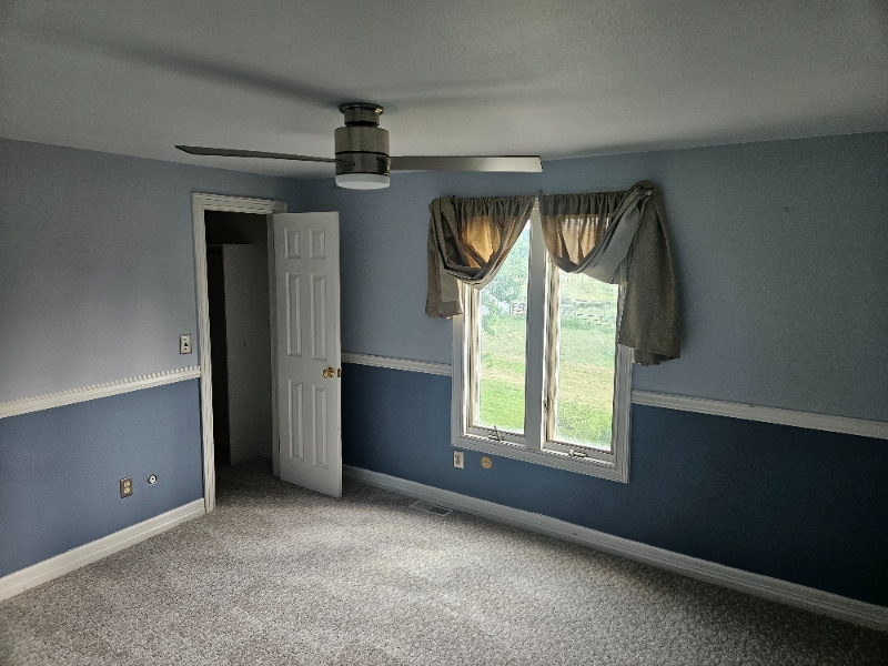 Building Photo - 10032 E Meadow Run