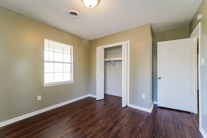 Building Photo - 1865 Bienville Dr