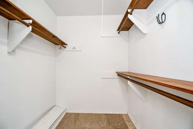 Building Photo - 9014 Mellow Brook Dr