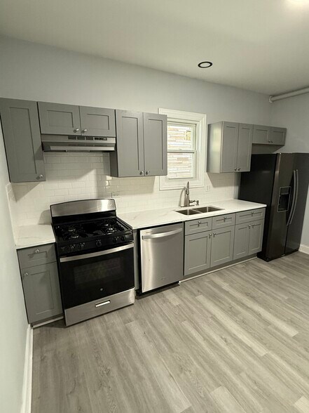 Building Photo - 3807 N Whipple St