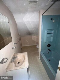 Building Photo - 1200 W Church Rd