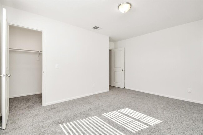 Building Photo - 7814 Hightree Dr