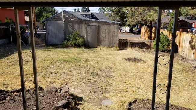 Building Photo - VIDEOTOUR: Don't Blink, This will be gone! PETS WELCOME