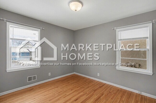 Building Photo - 2618 N Upton Ave