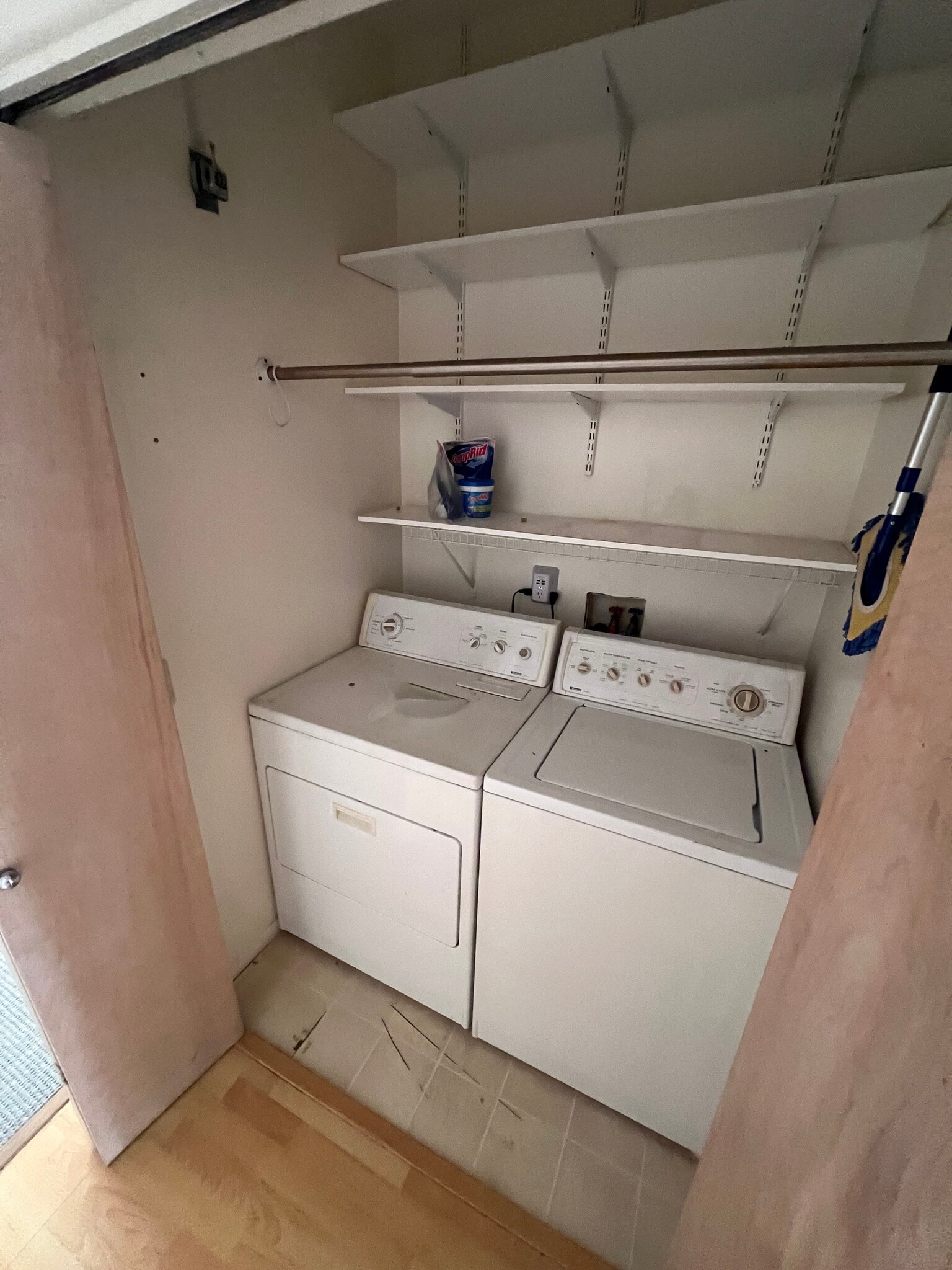 Washer and dryer in unit - 4302 Ocean Dr