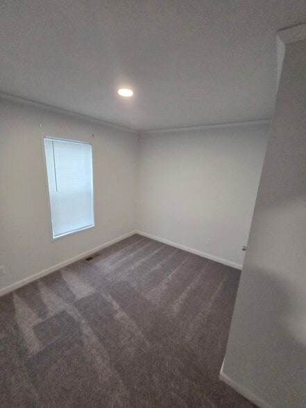 Building Photo - 55 Hickory Ln