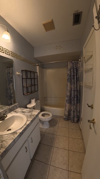 Building Photo - 15203 Morning Dr