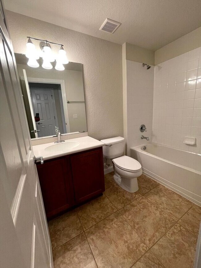 Building Photo - Capri Villa in Village Walk-11831 Iselle D...