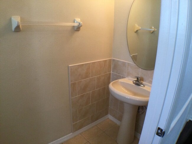 Building Photo - WELL MAINTAINED 4 BDRM 3.5 BATH HOME LOCATED IN EAST PARK/LAKE NONA