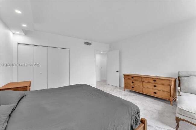 Building Photo - 19355 Turnberry Way