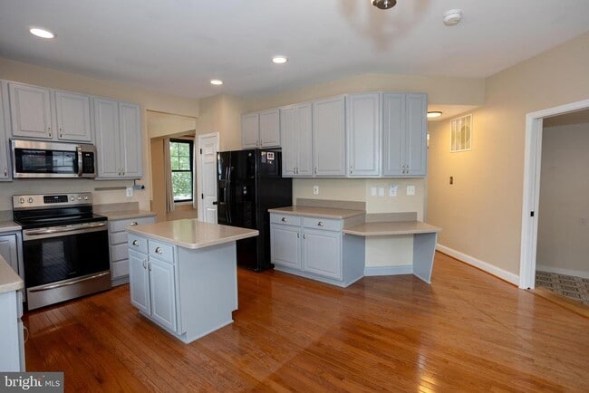 Building Photo - 1411 Campbell Ct NE