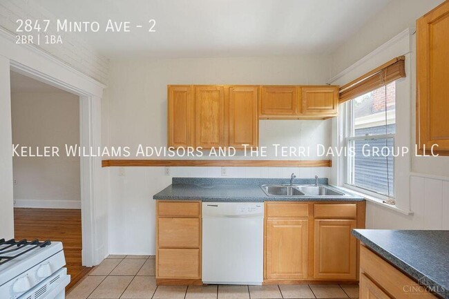 Building Photo - 2847 Minto Ave