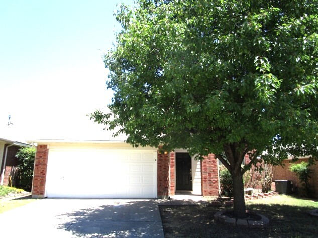 Primary Photo - 11812 Ponderosa Pine Dr